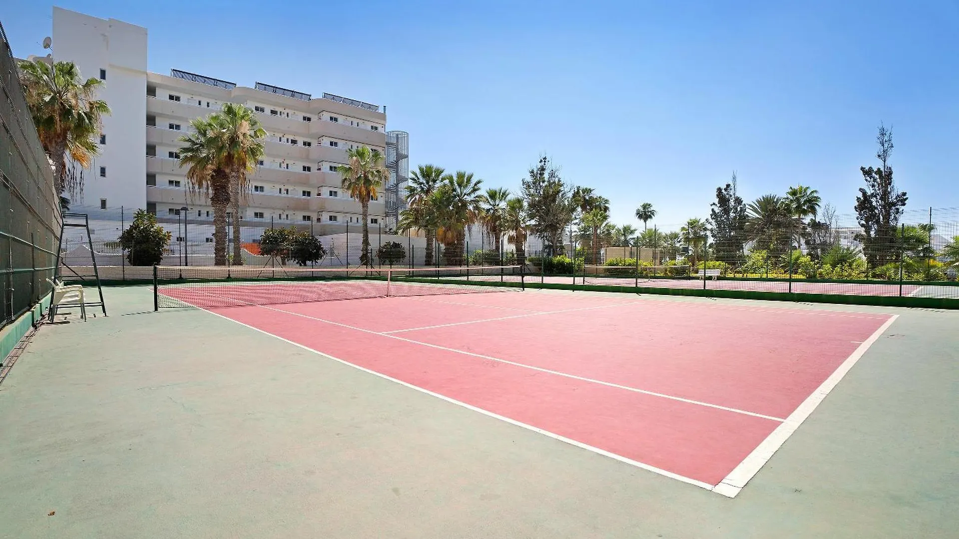 ארונה Apto Svezda El Dorado 0*,  ספרד