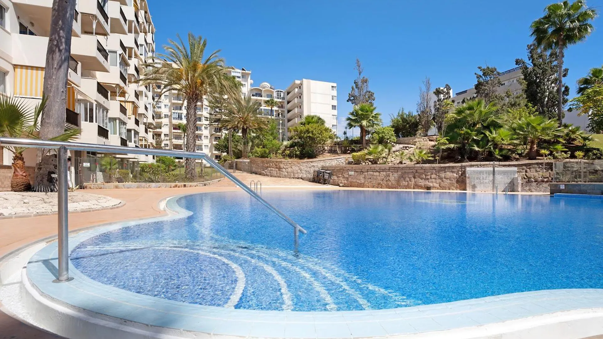 ארונה Apto Svezda El Dorado 0*,